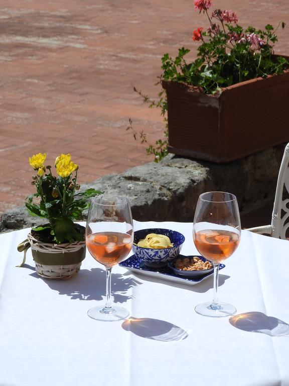 Relais Borgo Di Toiano Guest House Sovicille Bagian luar foto