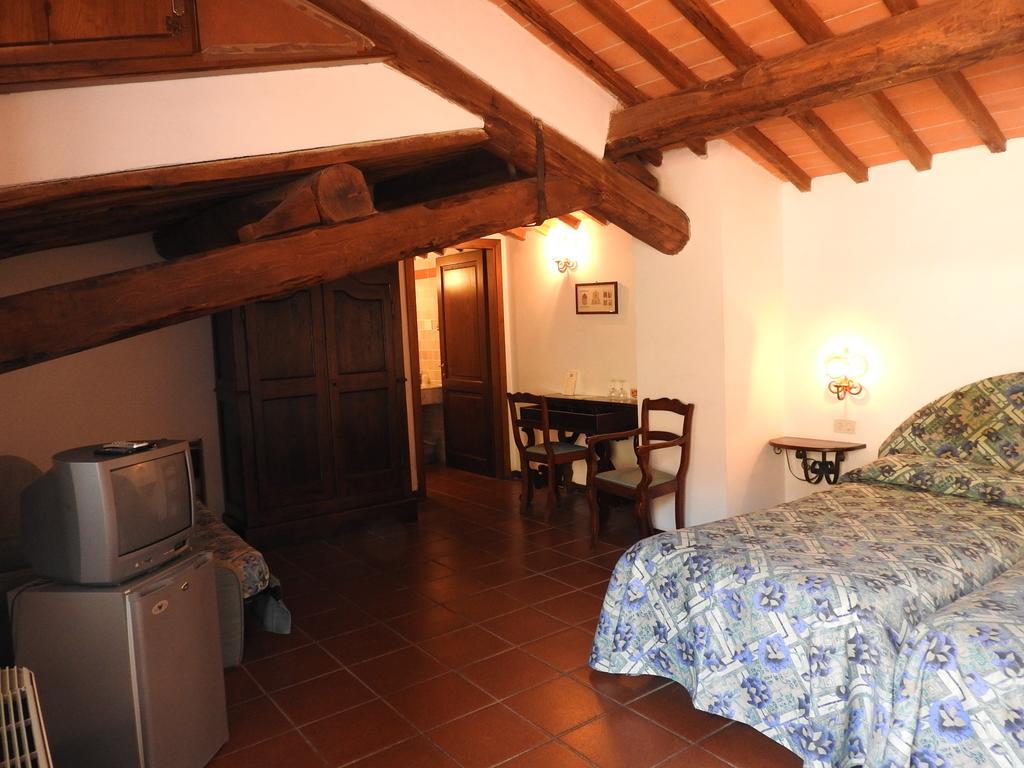 Relais Borgo Di Toiano Guest House Sovicille Bagian luar foto