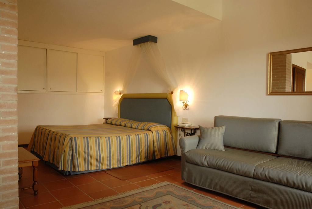 Relais Borgo Di Toiano Guest House Sovicille Bagian luar foto