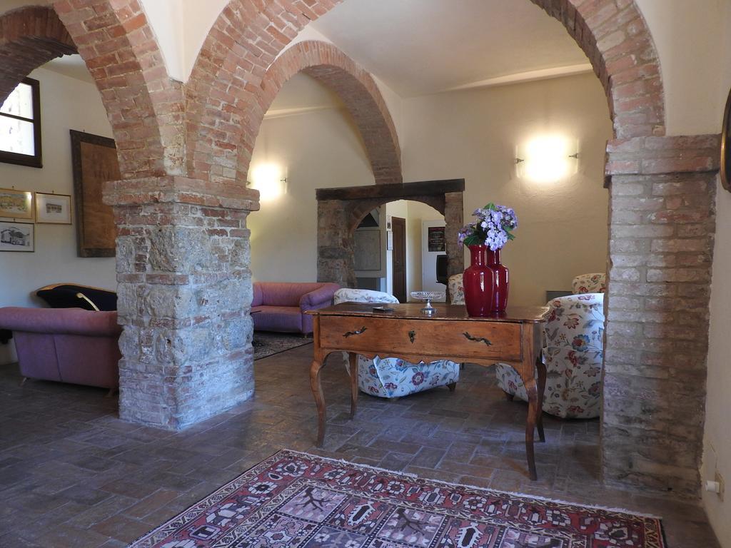 Relais Borgo Di Toiano Guest House Sovicille Bagian luar foto
