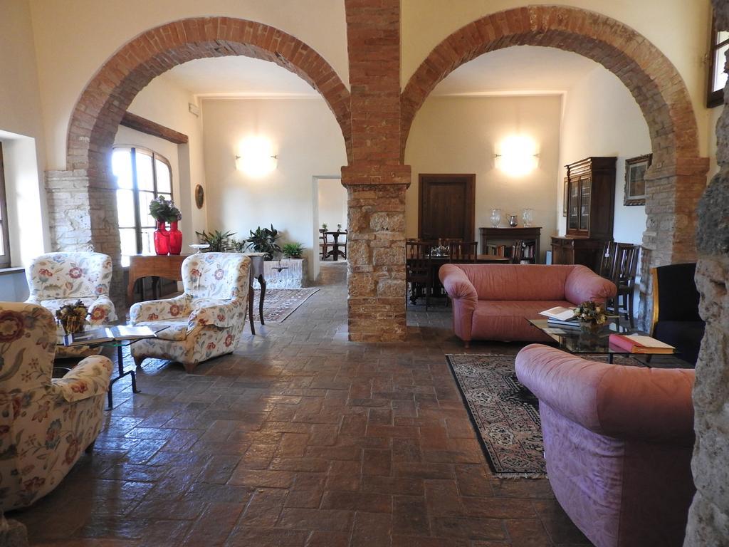 Relais Borgo Di Toiano Guest House Sovicille Bagian luar foto