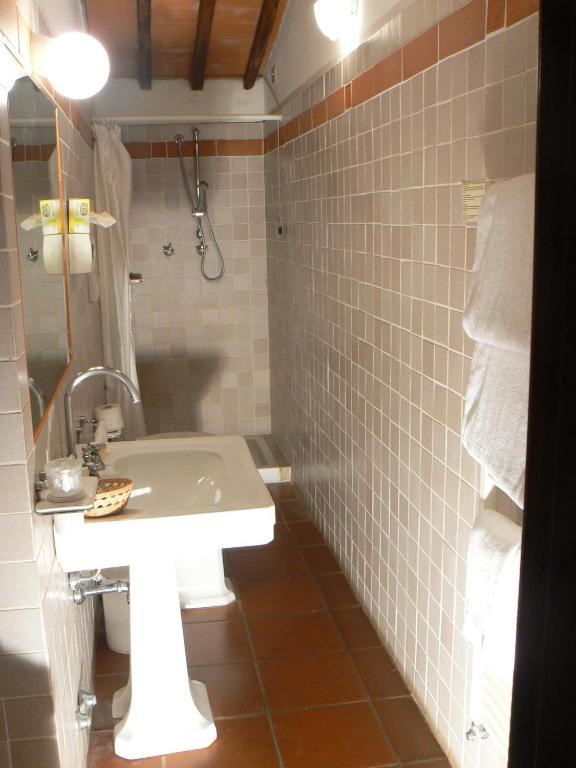 Relais Borgo Di Toiano Guest House Sovicille Ruang foto
